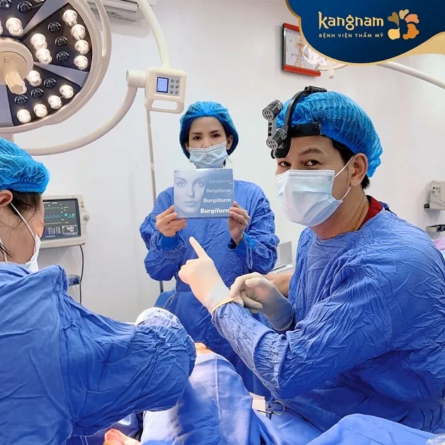 Chuyên gia kiến tạo dáng mũi độc bản, thiết kế nếp mí cân đối