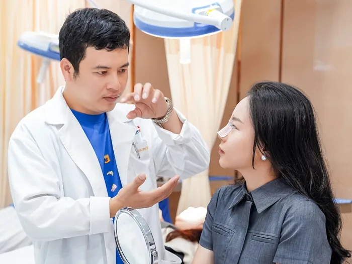 Khách hàng tỉnh đến TP.HCM để nâng mũi an toàn, thuận tiện